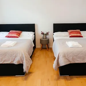 Lax Apartment